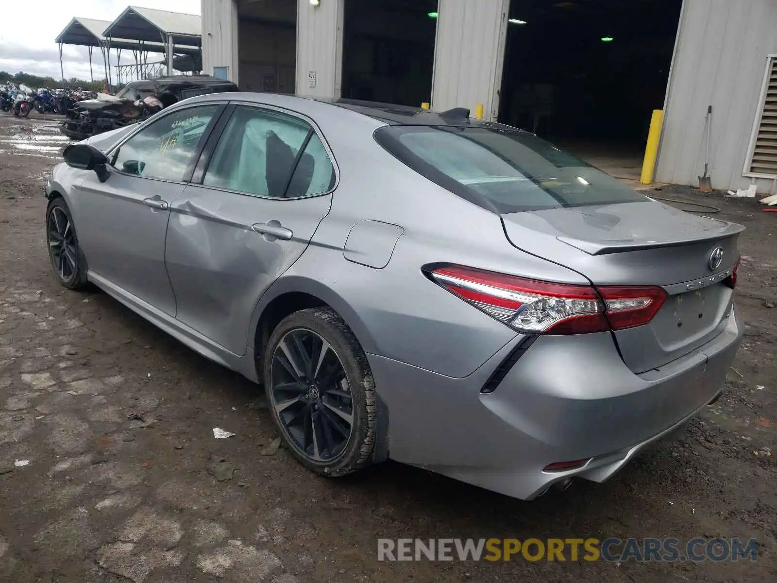 3 Photograph of a damaged car 4T1K61AK0LU970050 TOYOTA CAMRY 2020