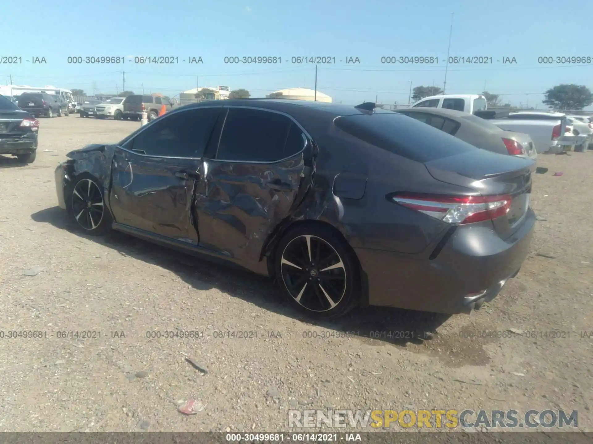 3 Photograph of a damaged car 4T1K61AK0LU972221 TOYOTA CAMRY 2020