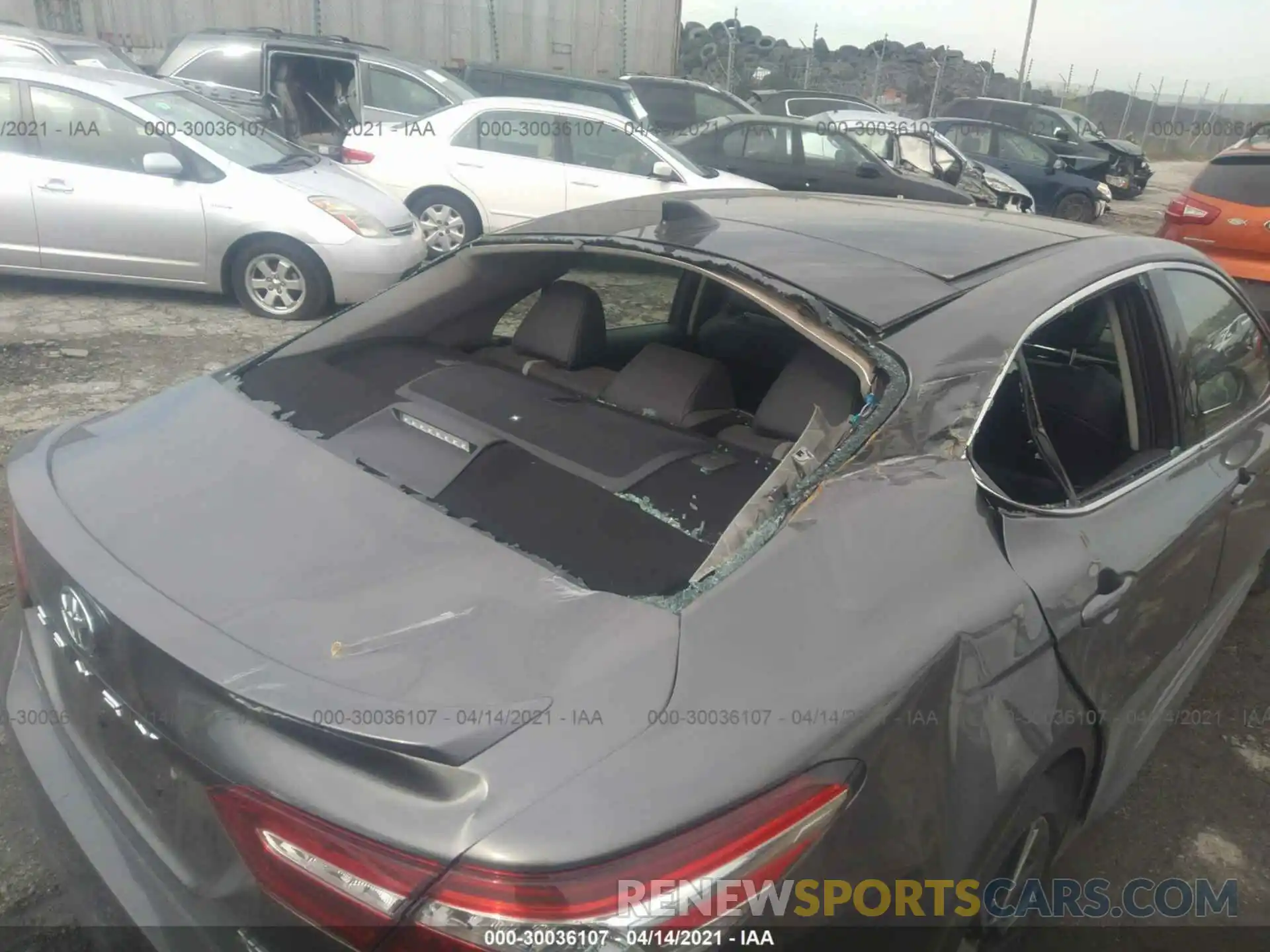 6 Photograph of a damaged car 4T1K61AK0LU995739 TOYOTA CAMRY 2020