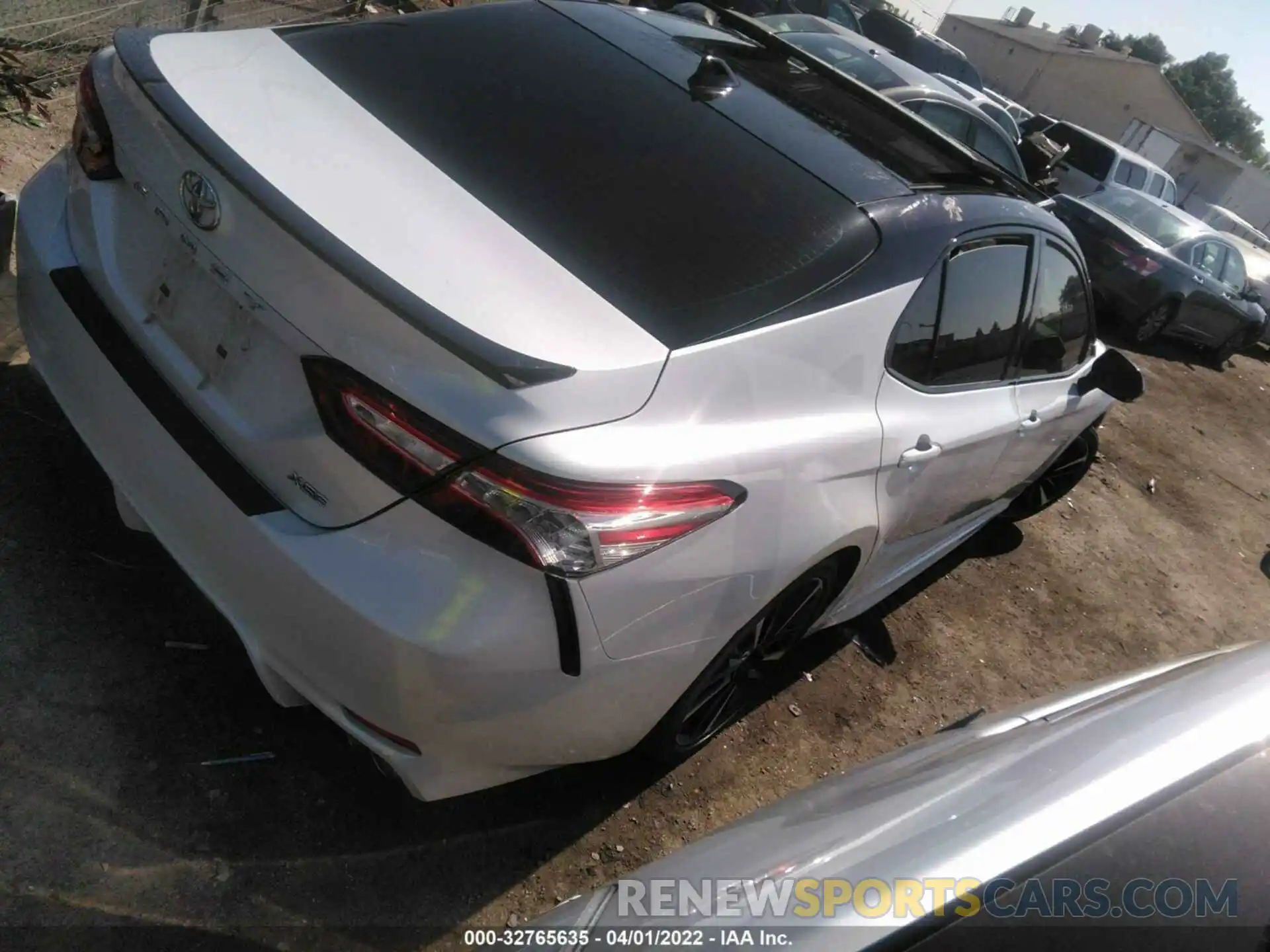 4 Photograph of a damaged car 4T1K61AK1LU300670 TOYOTA CAMRY 2020