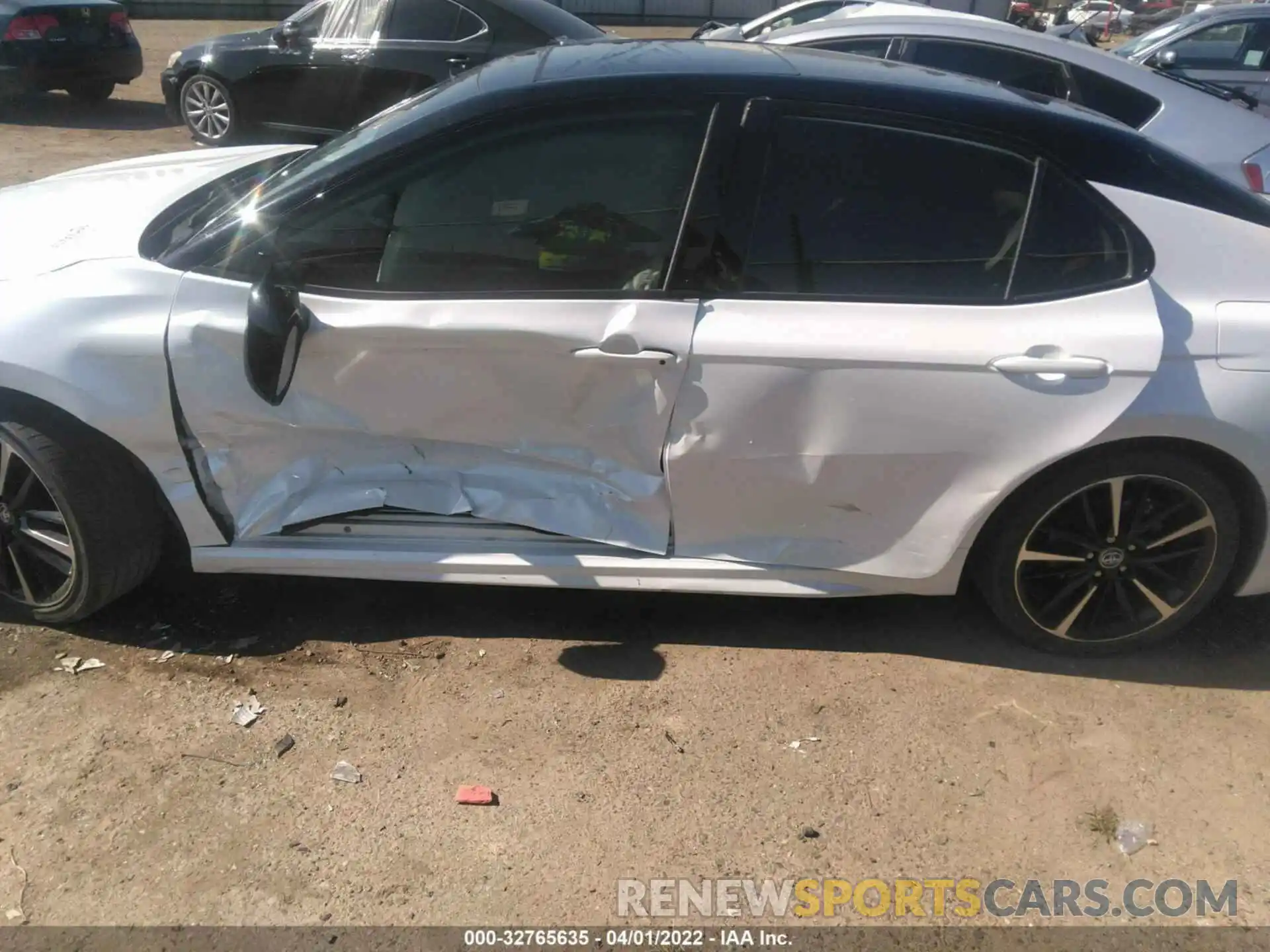 6 Photograph of a damaged car 4T1K61AK1LU300670 TOYOTA CAMRY 2020