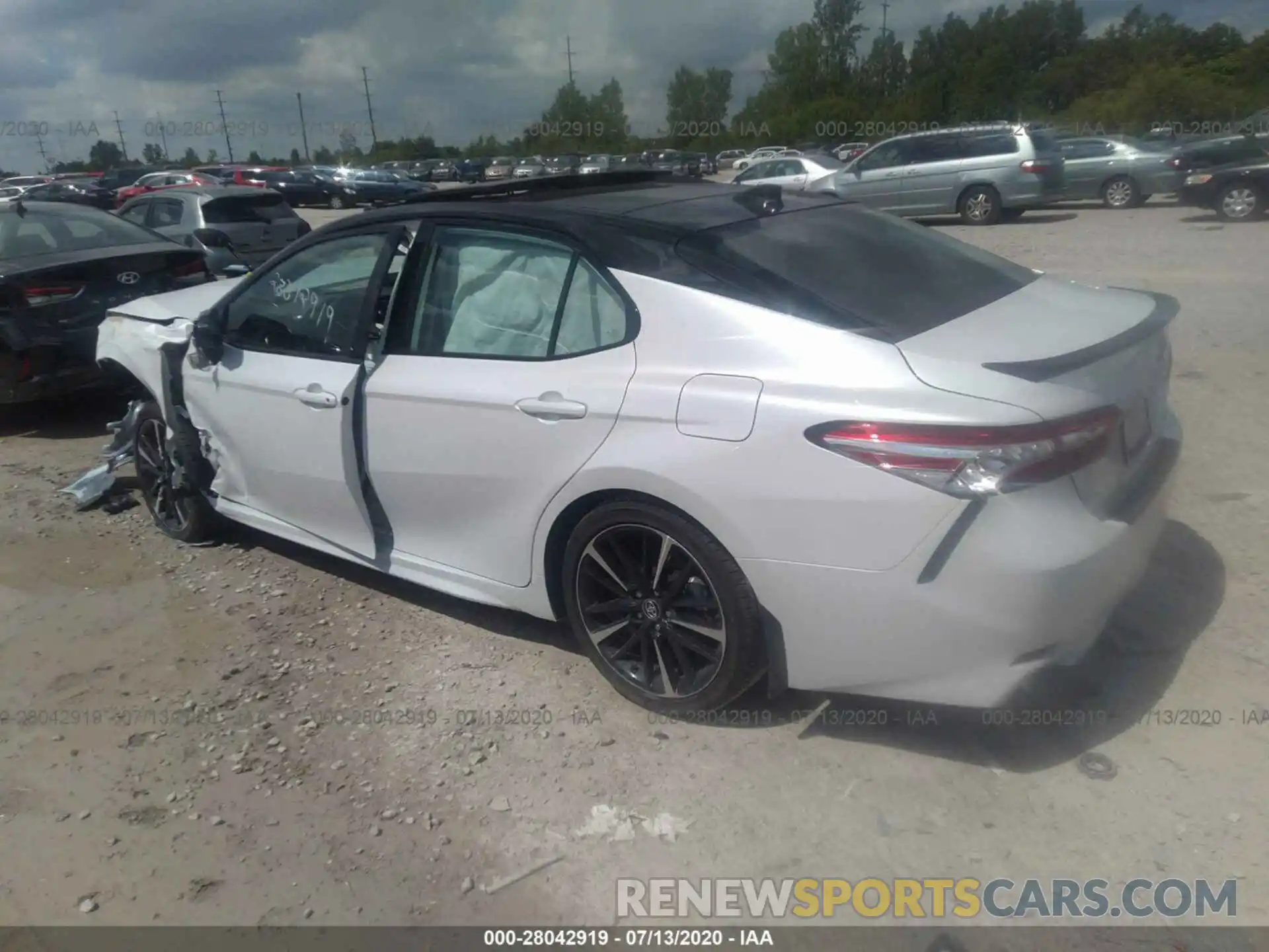 3 Photograph of a damaged car 4T1K61AK1LU306582 TOYOTA CAMRY 2020