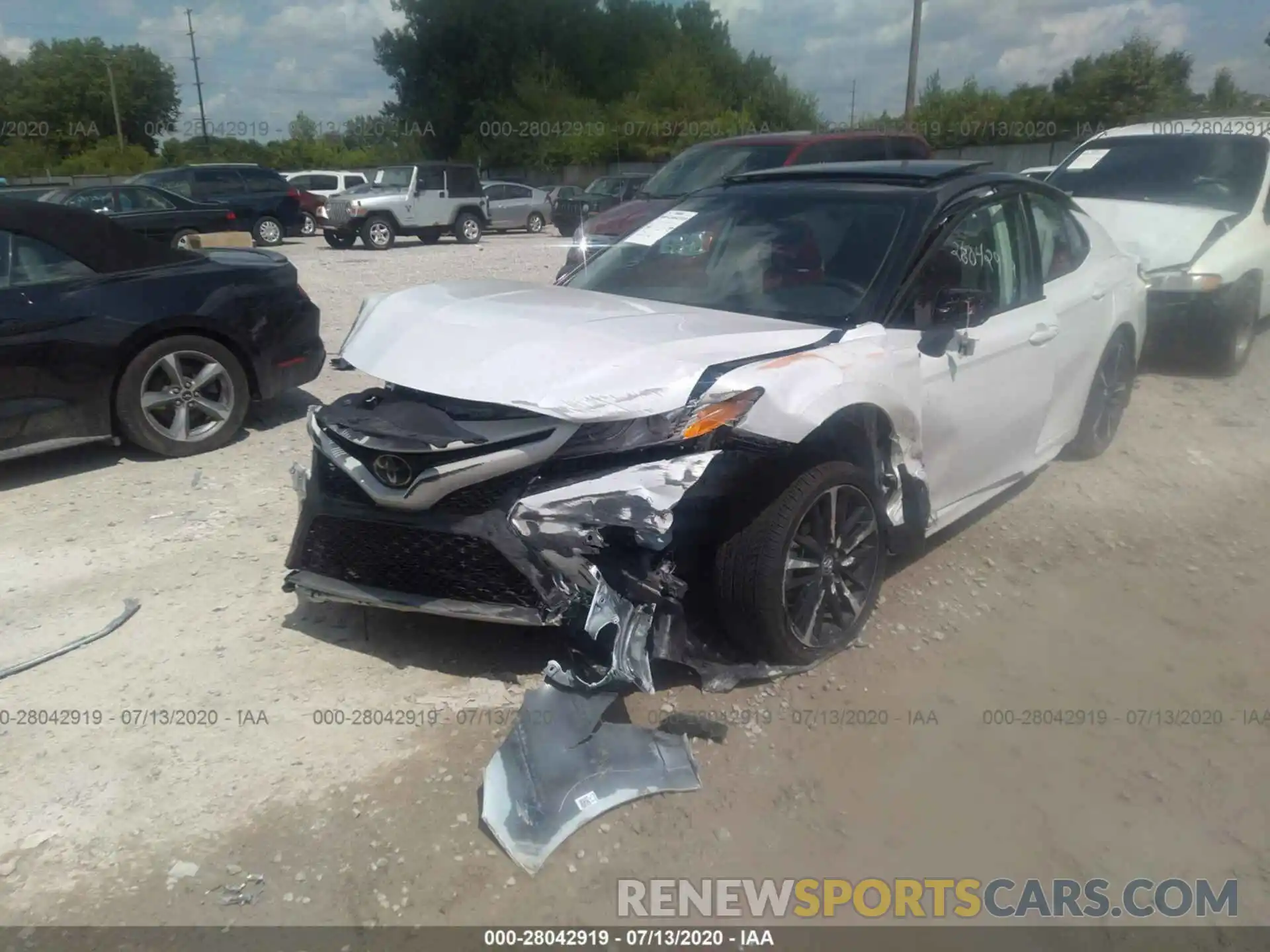 6 Photograph of a damaged car 4T1K61AK1LU306582 TOYOTA CAMRY 2020