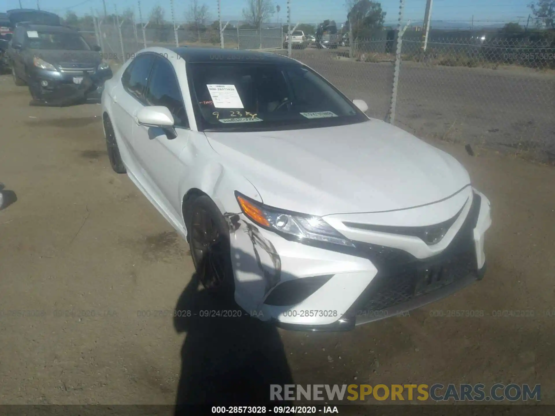 1 Photograph of a damaged car 4T1K61AK1LU318134 TOYOTA CAMRY 2020