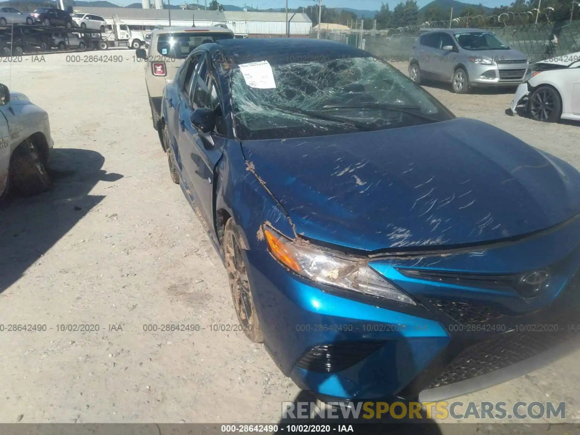 6 Photograph of a damaged car 4T1K61AK1LU330476 TOYOTA CAMRY 2020