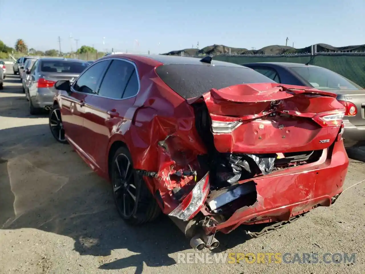 3 Photograph of a damaged car 4T1K61AK1LU355619 TOYOTA CAMRY 2020