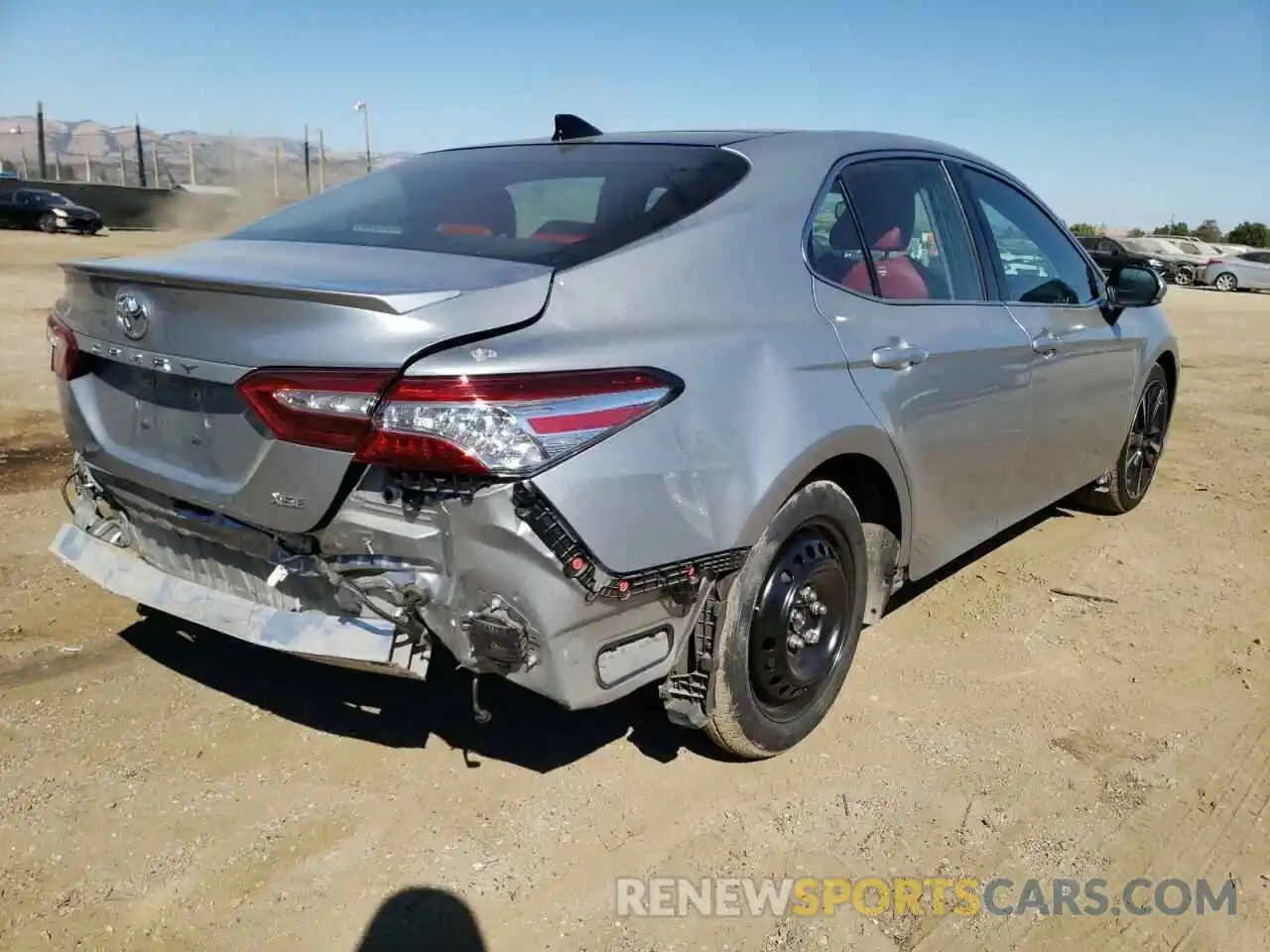 4 Photograph of a damaged car 4T1K61AK1LU363140 TOYOTA CAMRY 2020