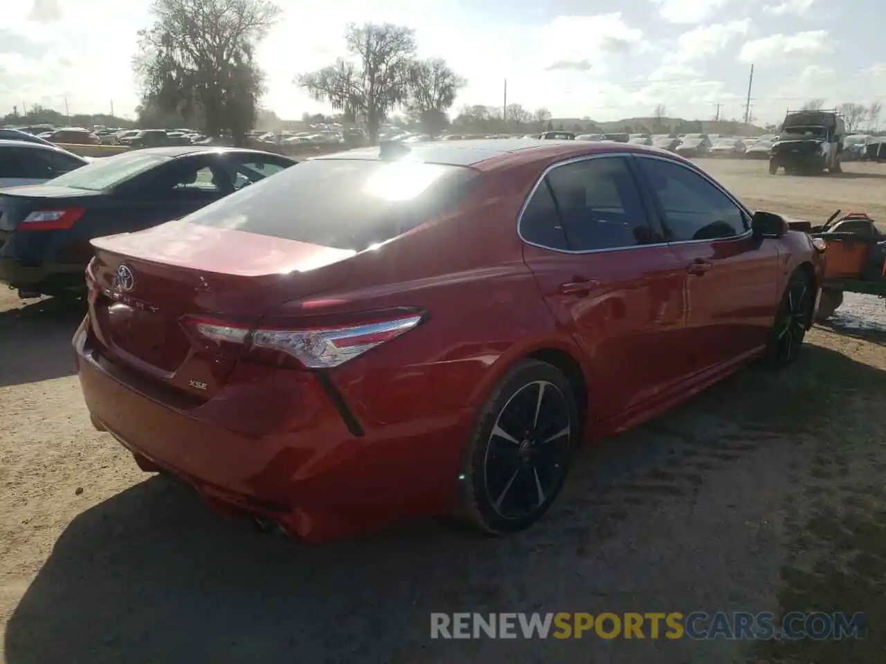 4 Photograph of a damaged car 4T1K61AK1LU377216 TOYOTA CAMRY 2020