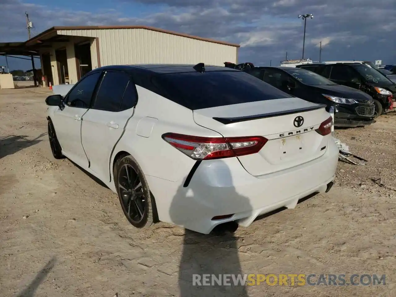 3 Photograph of a damaged car 4T1K61AK1LU379015 TOYOTA CAMRY 2020