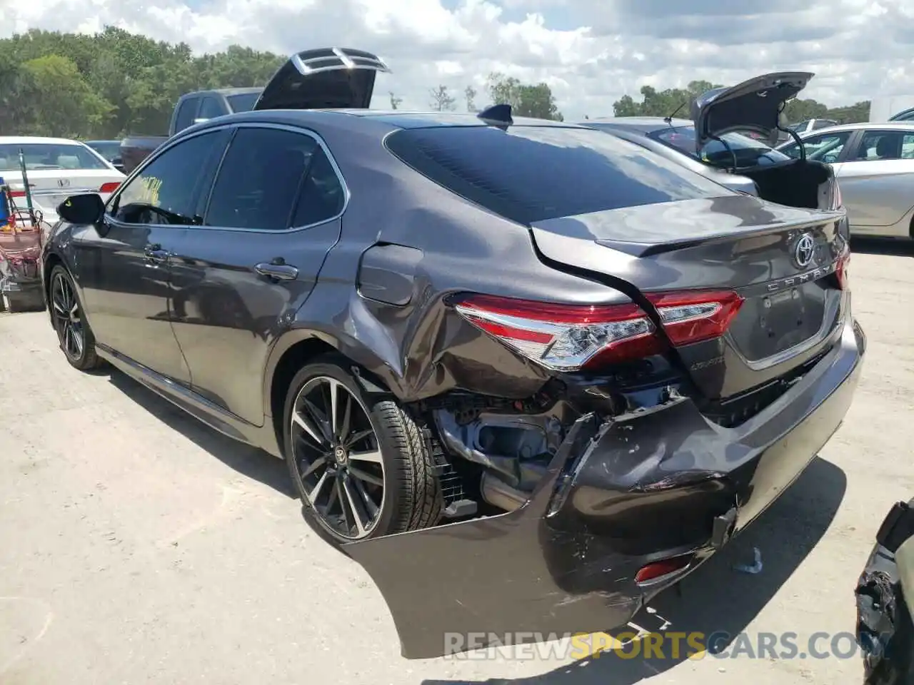 3 Photograph of a damaged car 4T1K61AK1LU380083 TOYOTA CAMRY 2020