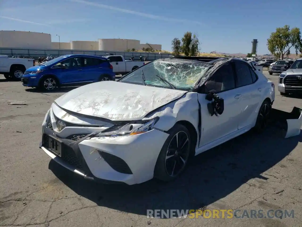 2 Photograph of a damaged car 4T1K61AK1LU385753 TOYOTA CAMRY 2020