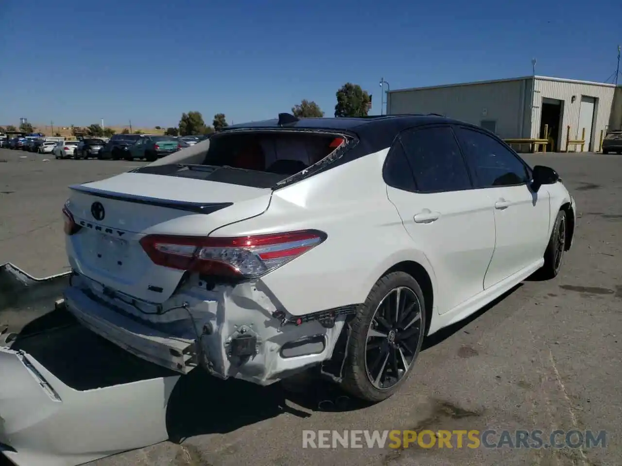 4 Photograph of a damaged car 4T1K61AK1LU385753 TOYOTA CAMRY 2020