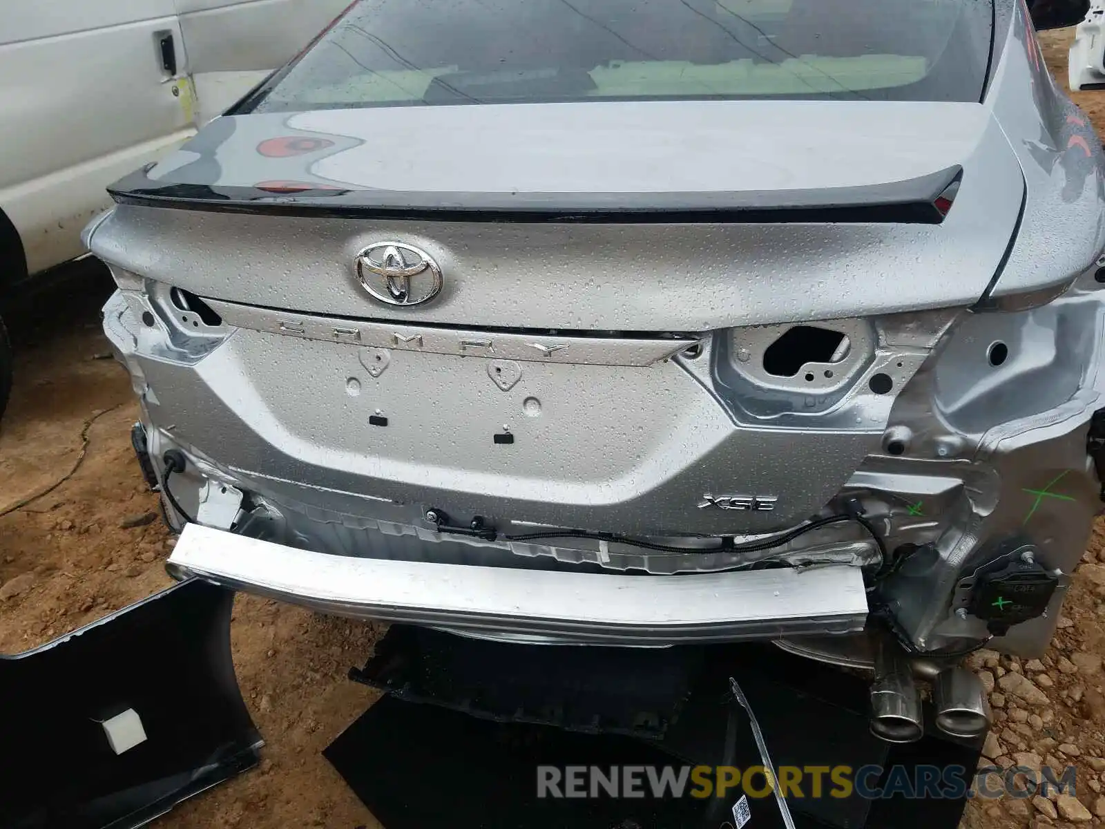 9 Photograph of a damaged car 4T1K61AK1LU398941 TOYOTA CAMRY 2020