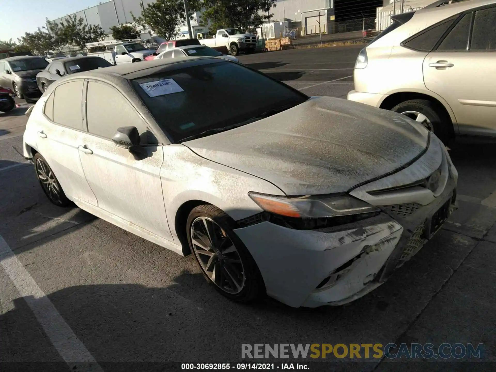 1 Photograph of a damaged car 4T1K61AK1LU400302 TOYOTA CAMRY 2020