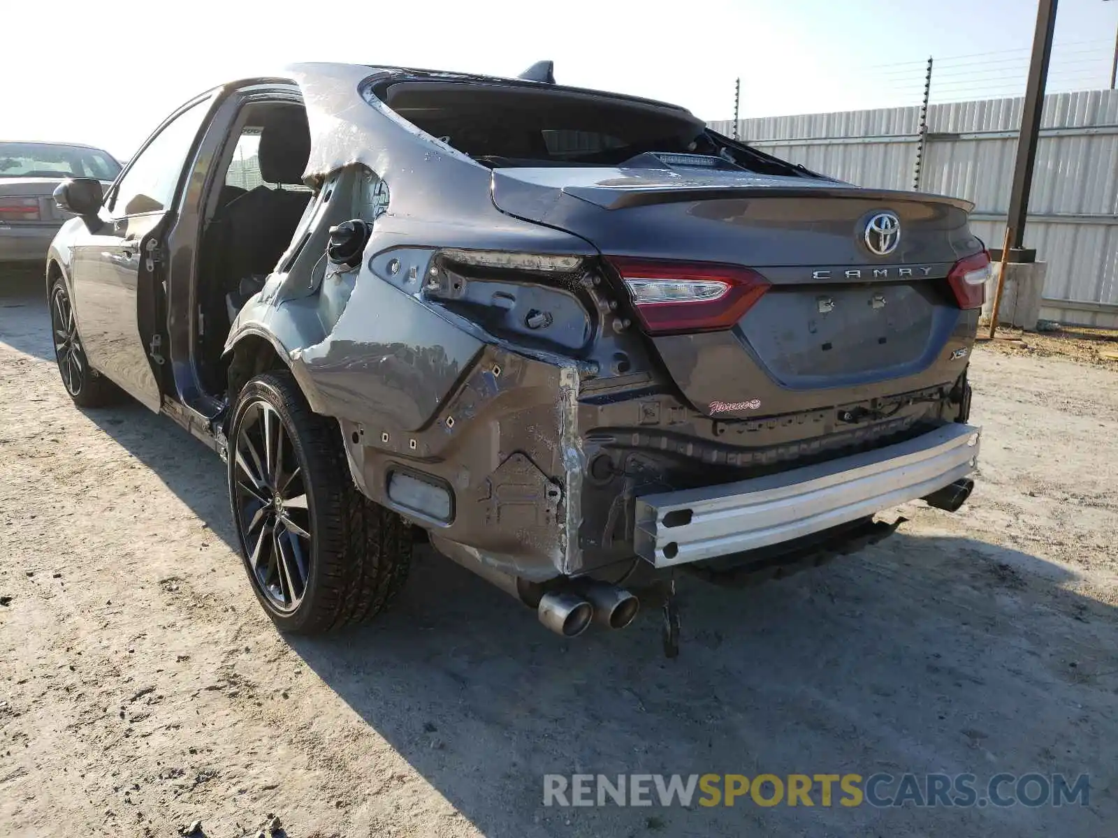 3 Photograph of a damaged car 4T1K61AK1LU401255 TOYOTA CAMRY 2020