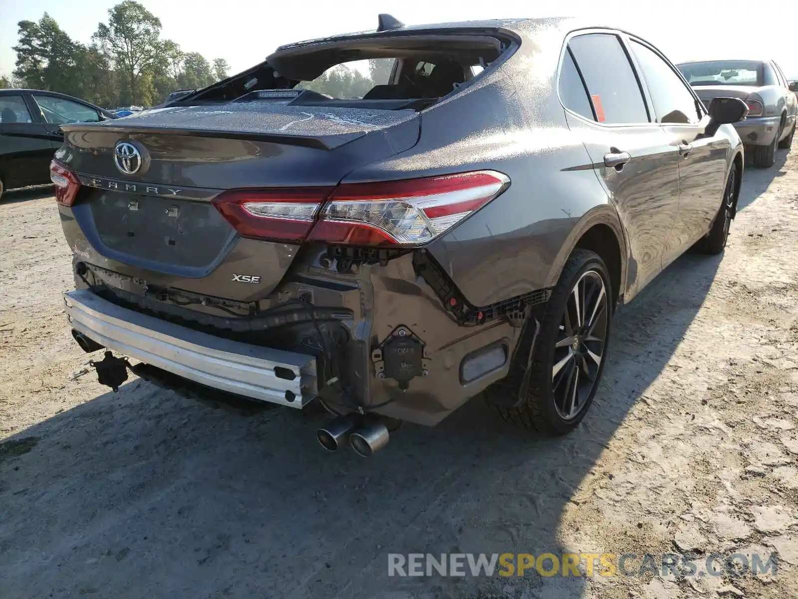 4 Photograph of a damaged car 4T1K61AK1LU401255 TOYOTA CAMRY 2020