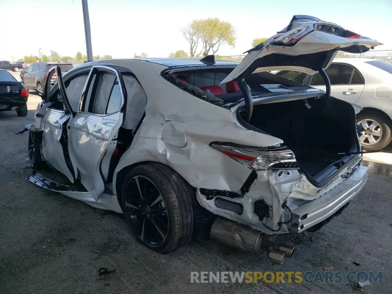 3 Photograph of a damaged car 4T1K61AK1LU505650 TOYOTA CAMRY 2020