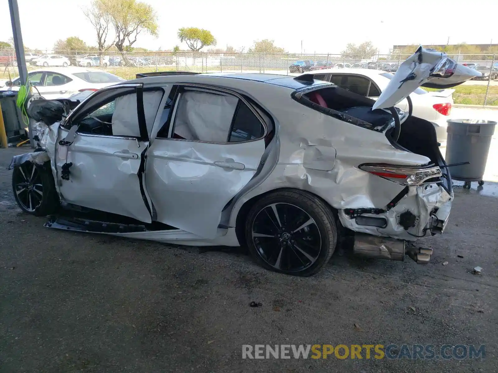 9 Photograph of a damaged car 4T1K61AK1LU505650 TOYOTA CAMRY 2020