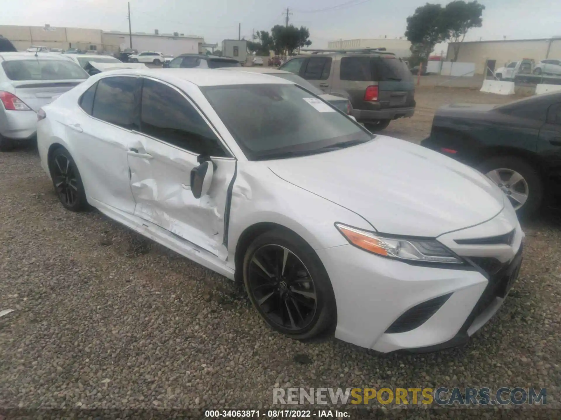 1 Photograph of a damaged car 4T1K61AK1LU507513 TOYOTA CAMRY 2020