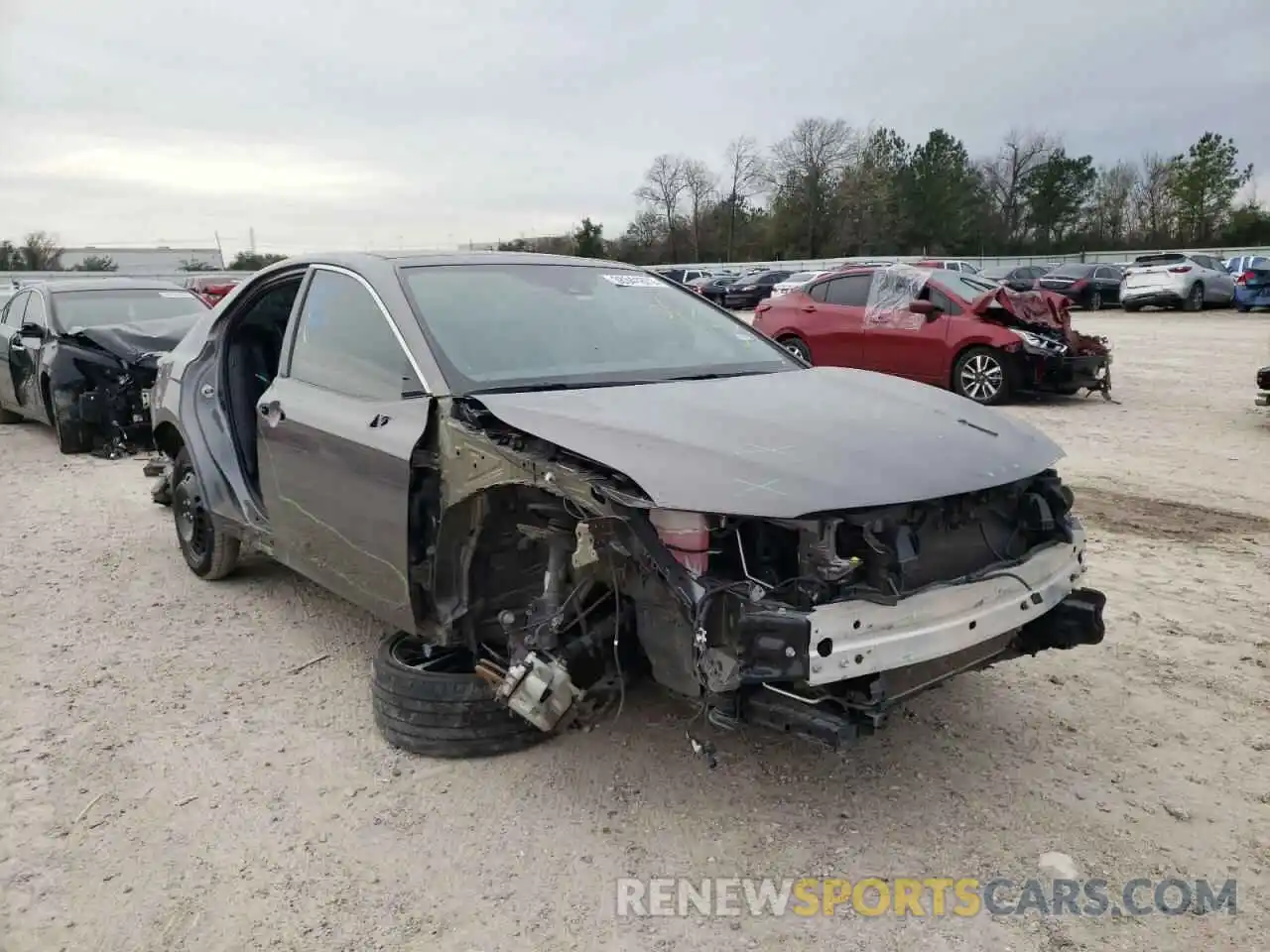 1 Photograph of a damaged car 4T1K61AK1LU858941 TOYOTA CAMRY 2020