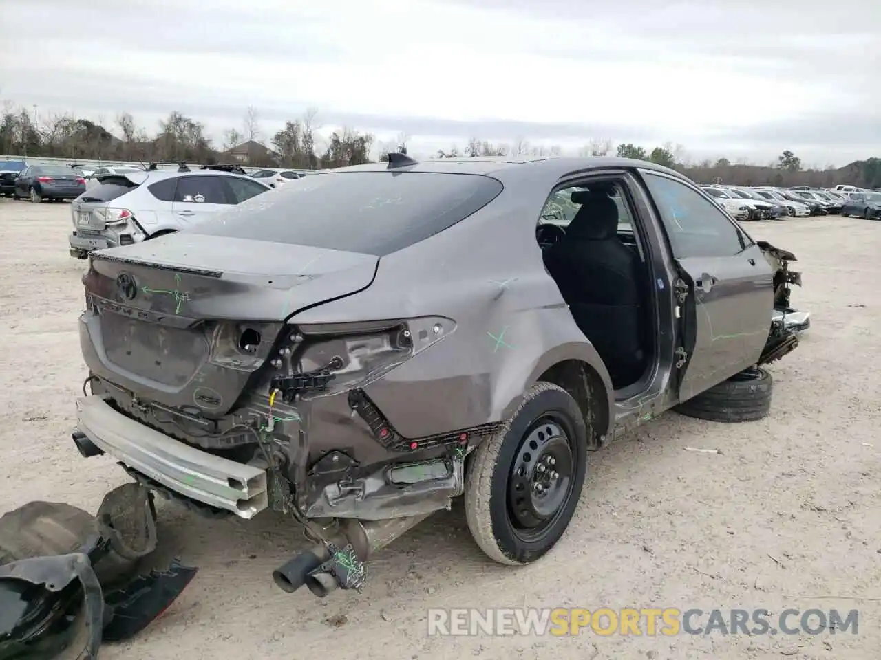 4 Photograph of a damaged car 4T1K61AK1LU858941 TOYOTA CAMRY 2020