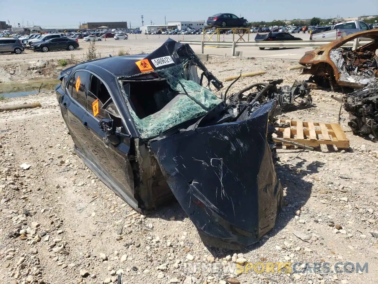 1 Photograph of a damaged car 4T1K61AK1LU881295 TOYOTA CAMRY 2020