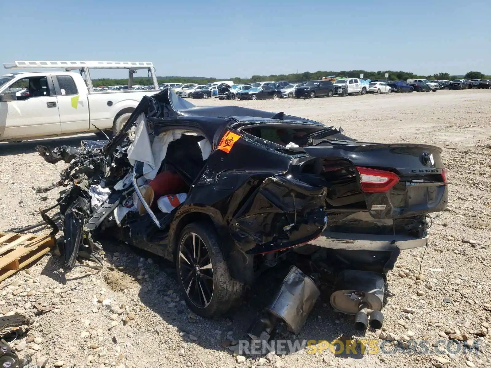 3 Photograph of a damaged car 4T1K61AK1LU881295 TOYOTA CAMRY 2020