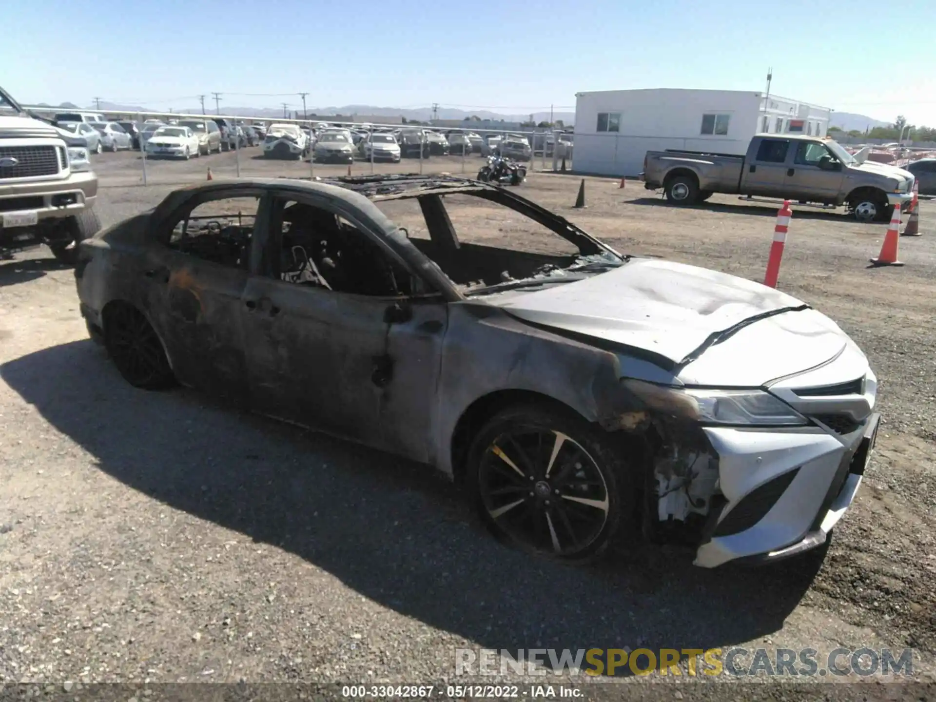 1 Photograph of a damaged car 4T1K61AK1LU926462 TOYOTA CAMRY 2020