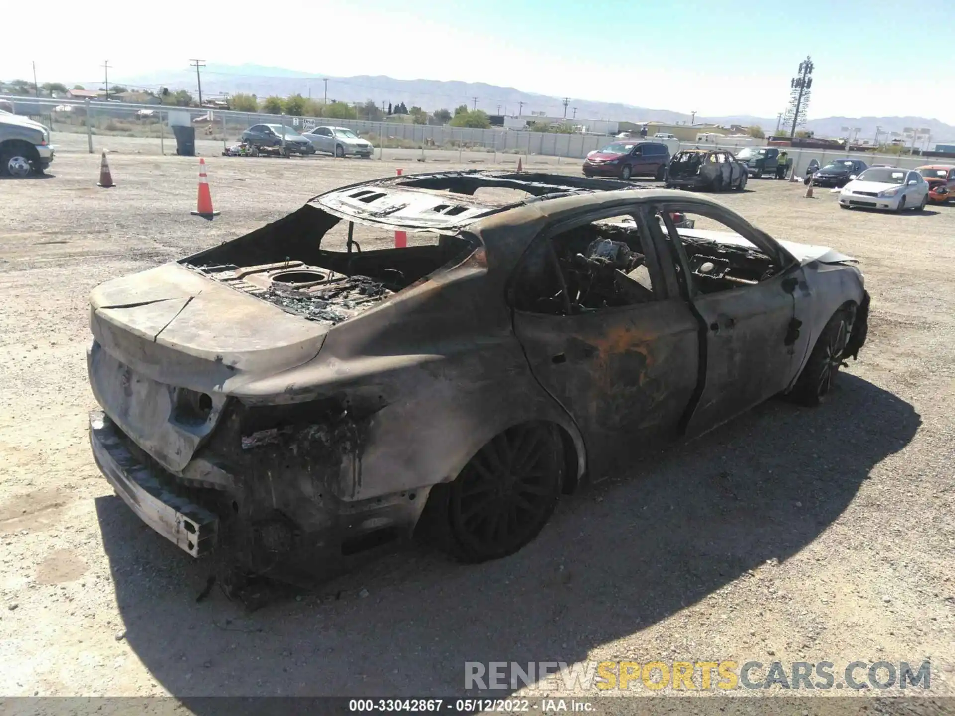 4 Photograph of a damaged car 4T1K61AK1LU926462 TOYOTA CAMRY 2020