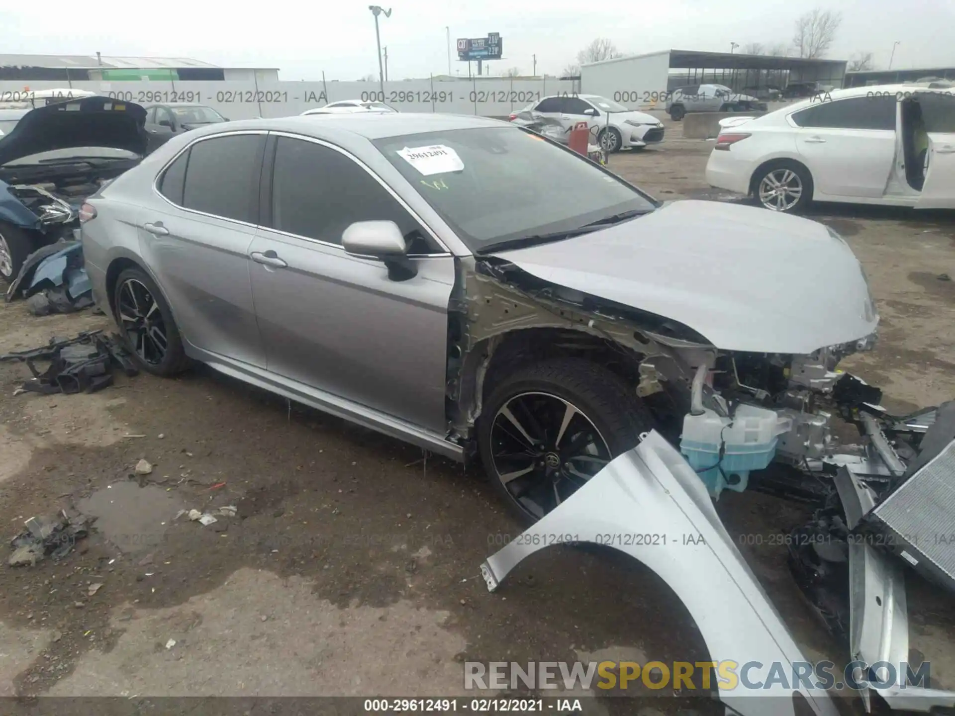 1 Photograph of a damaged car 4T1K61AK1LU976018 TOYOTA CAMRY 2020