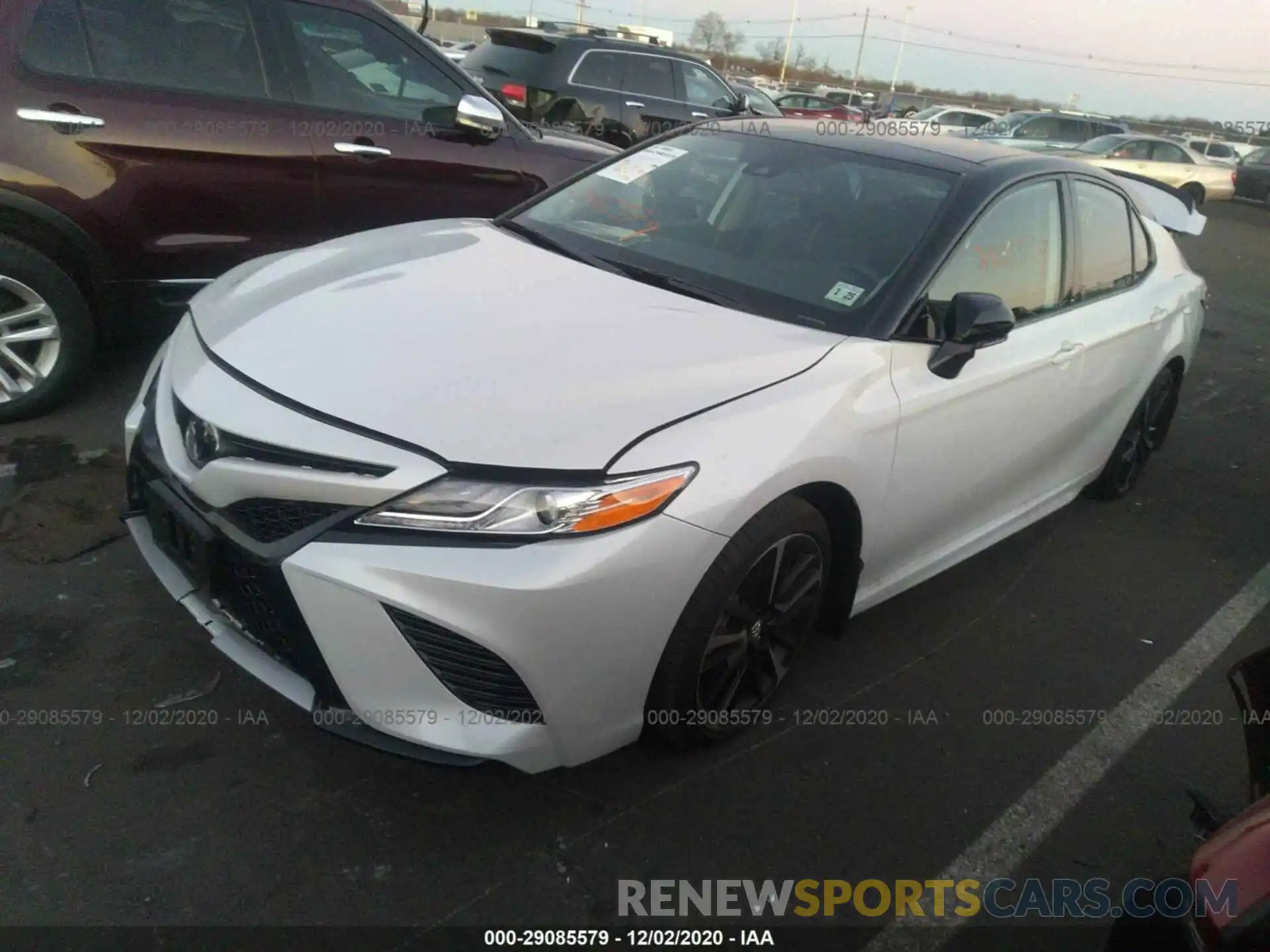 2 Photograph of a damaged car 4T1K61AK2LU304033 TOYOTA CAMRY 2020