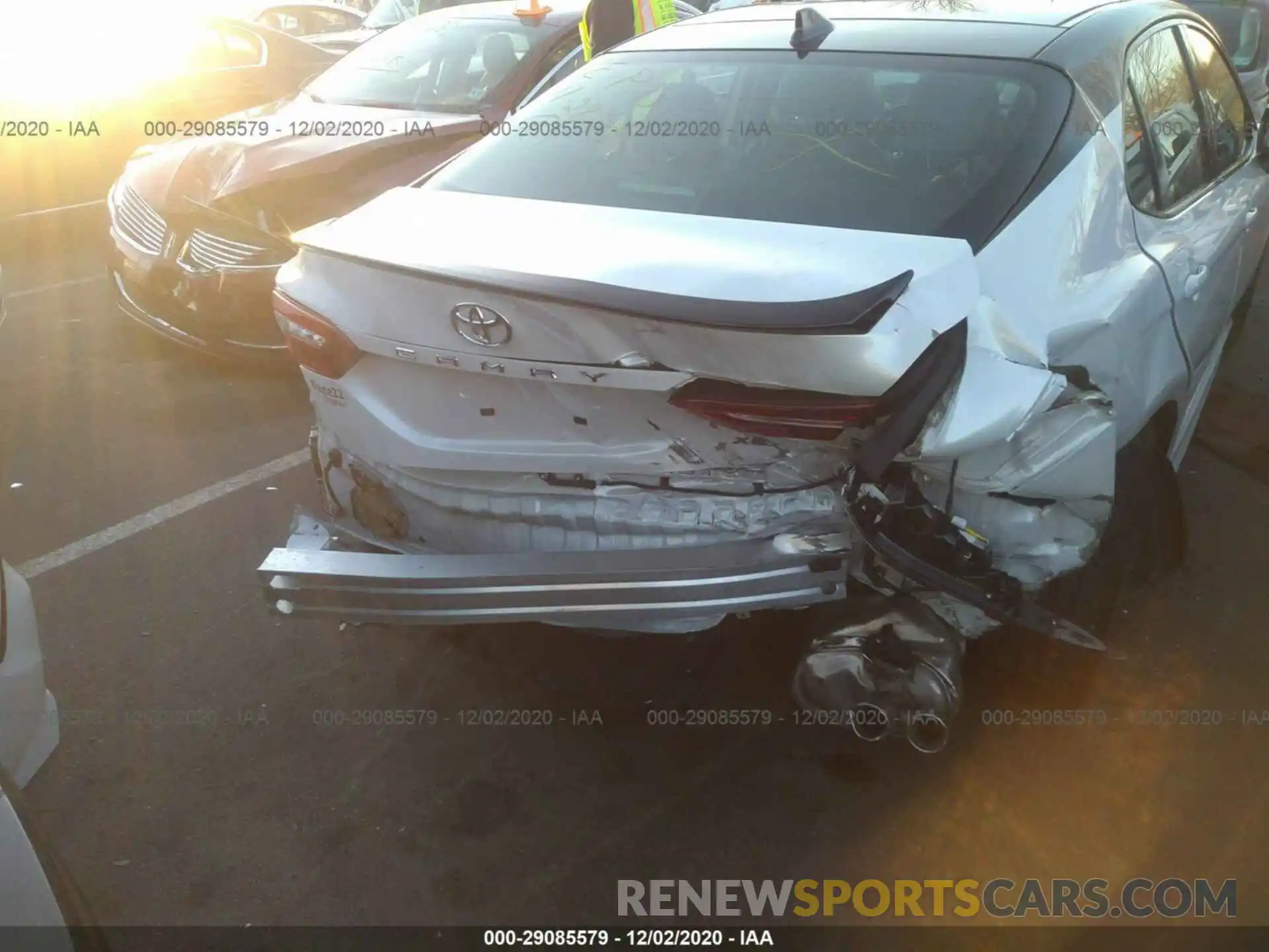 6 Photograph of a damaged car 4T1K61AK2LU304033 TOYOTA CAMRY 2020