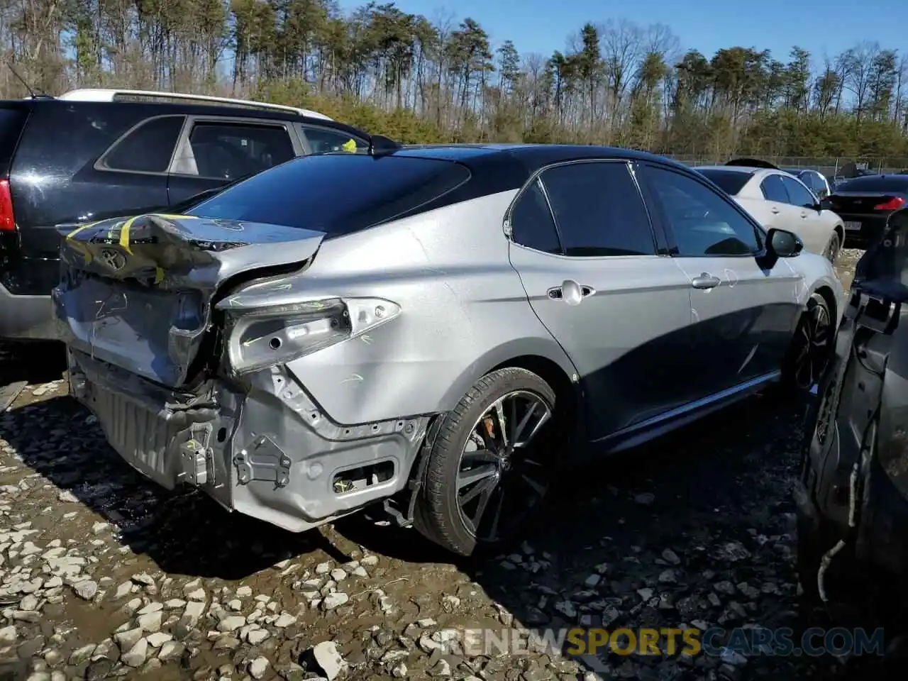 3 Photograph of a damaged car 4T1K61AK2LU304713 TOYOTA CAMRY 2020