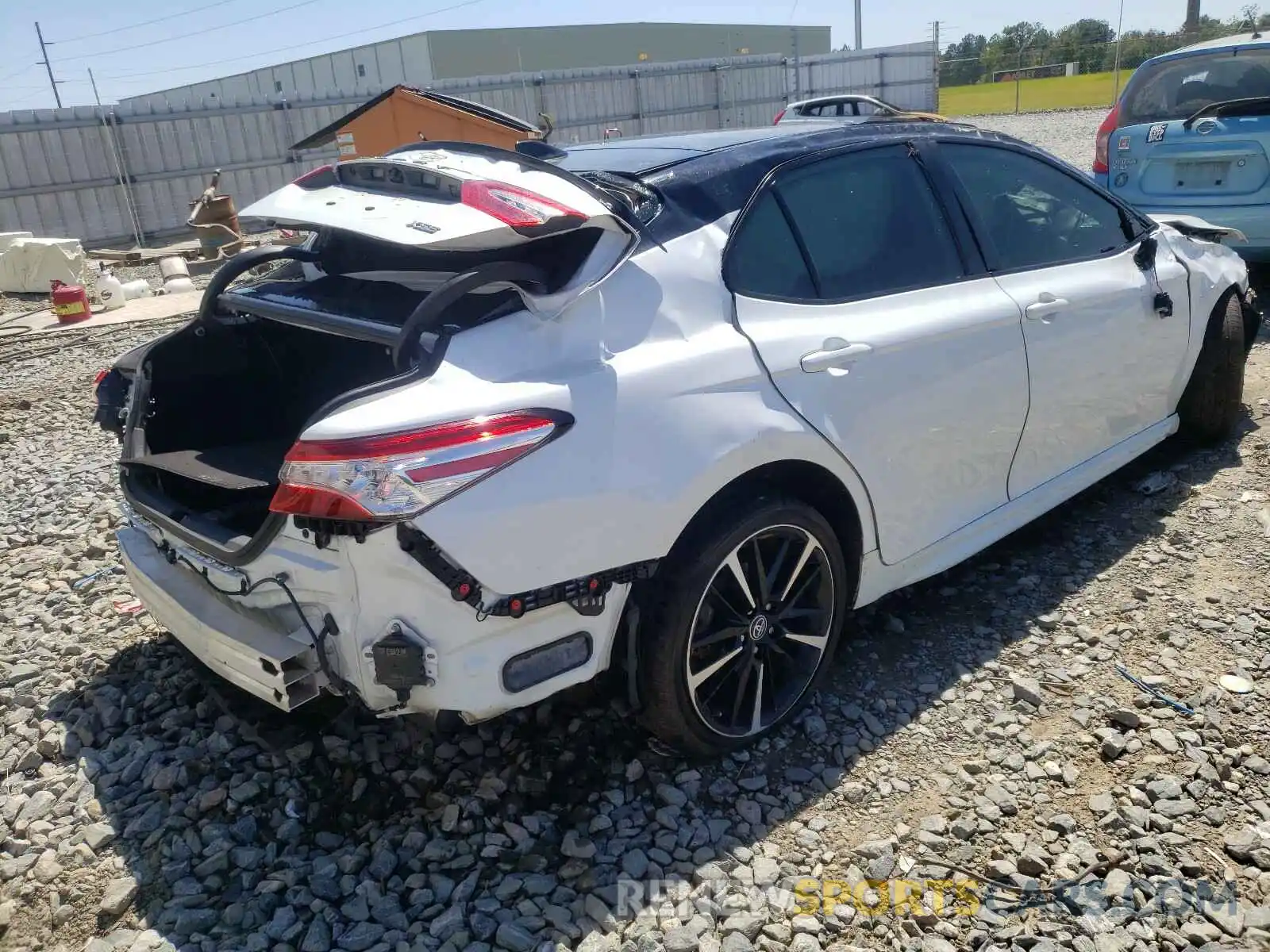 4 Photograph of a damaged car 4T1K61AK2LU312102 TOYOTA CAMRY 2020