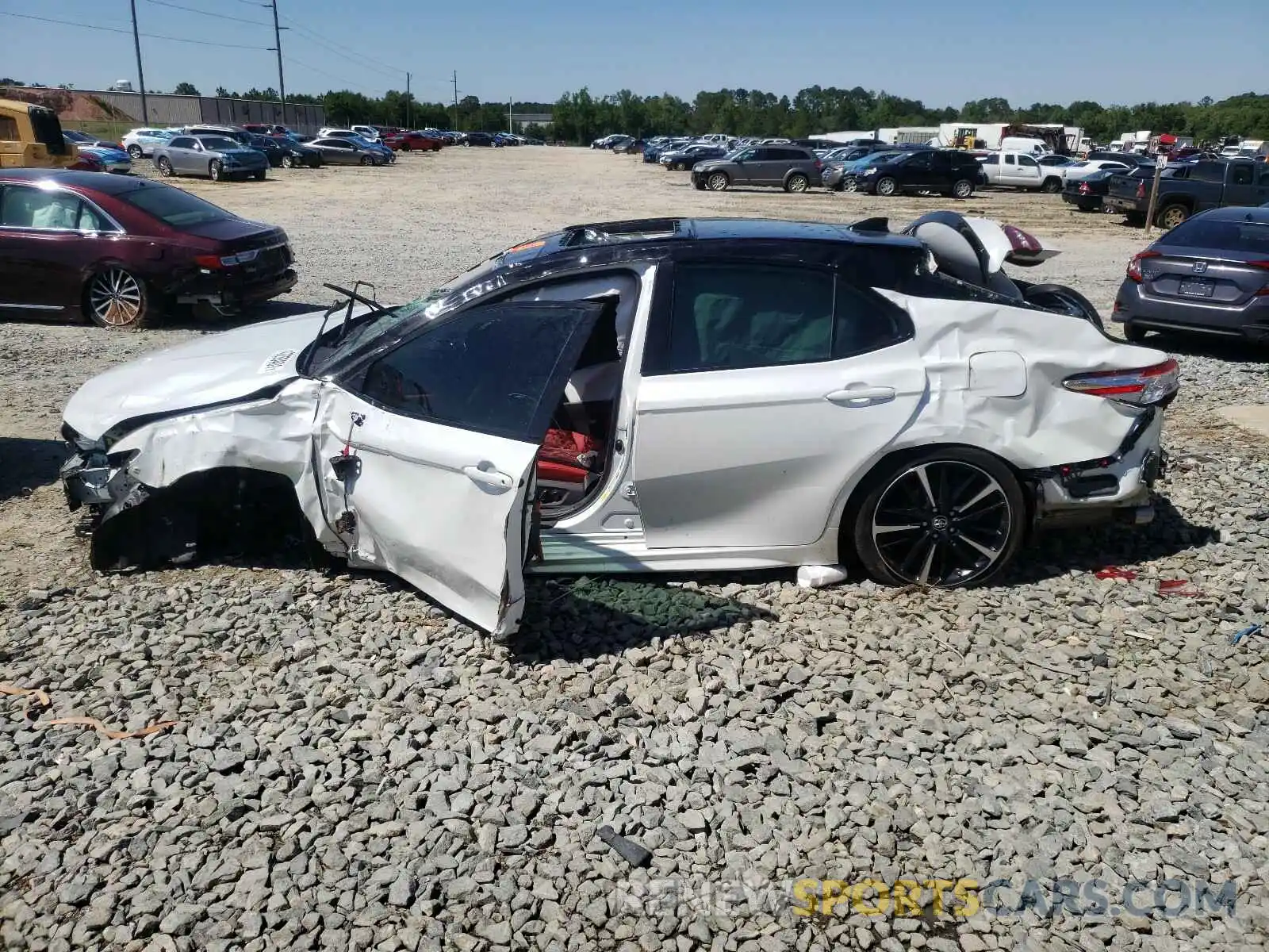 9 Photograph of a damaged car 4T1K61AK2LU312102 TOYOTA CAMRY 2020