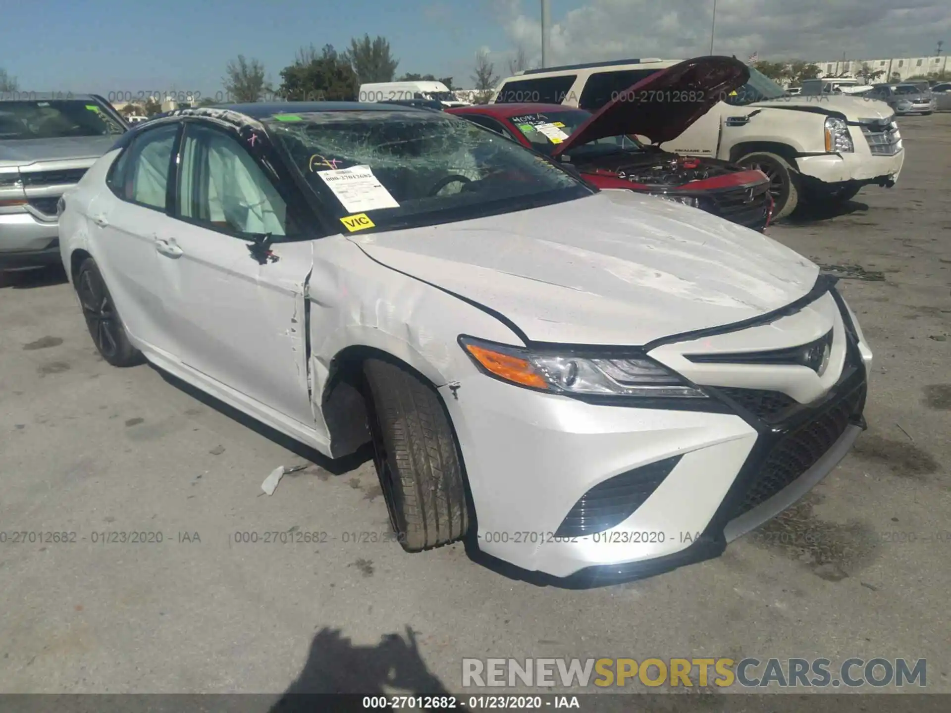 1 Photograph of a damaged car 4T1K61AK2LU316490 TOYOTA CAMRY 2020