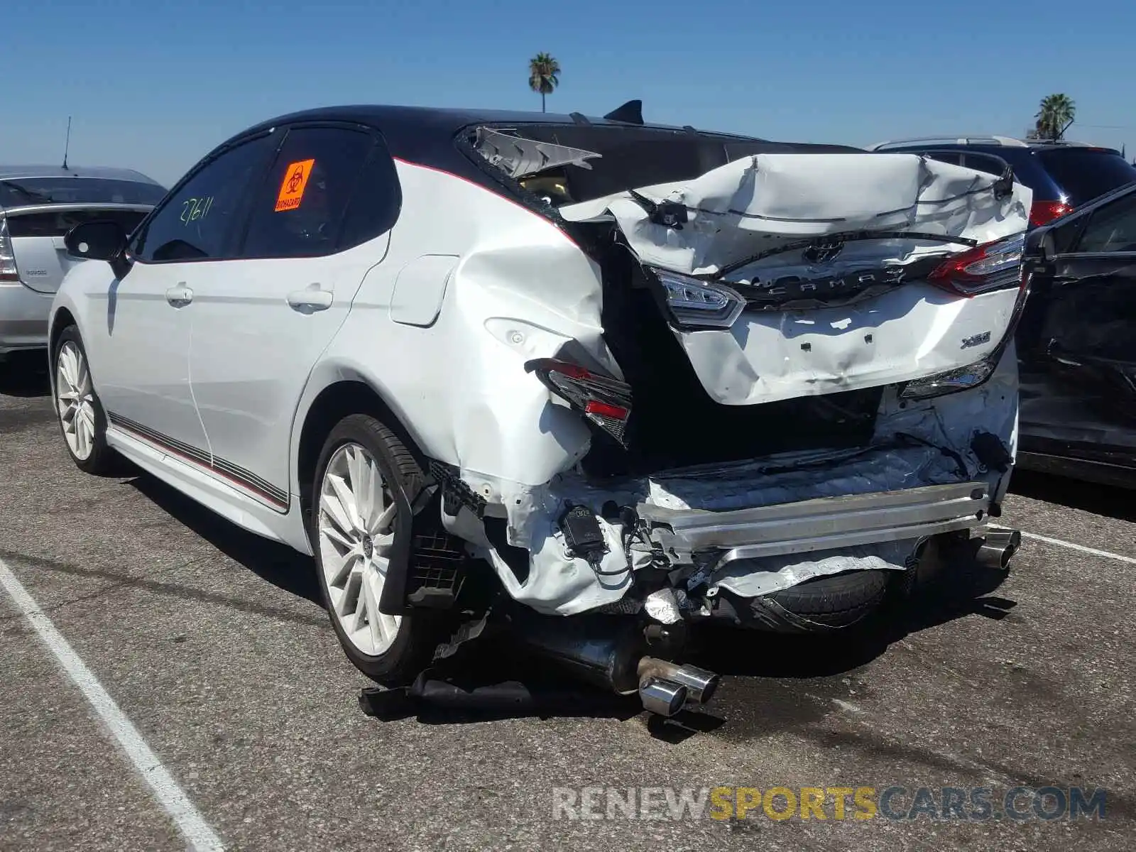 3 Photograph of a damaged car 4T1K61AK2LU317669 TOYOTA CAMRY 2020