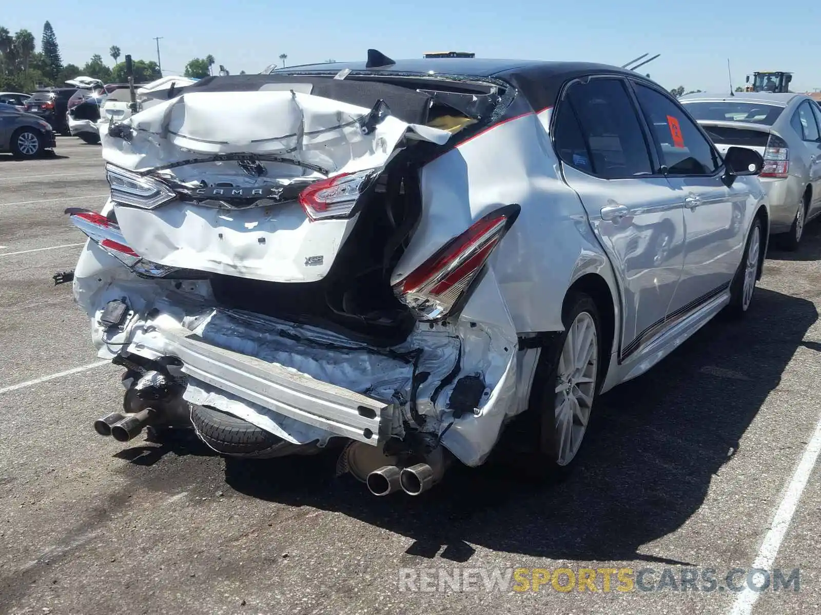 4 Photograph of a damaged car 4T1K61AK2LU317669 TOYOTA CAMRY 2020