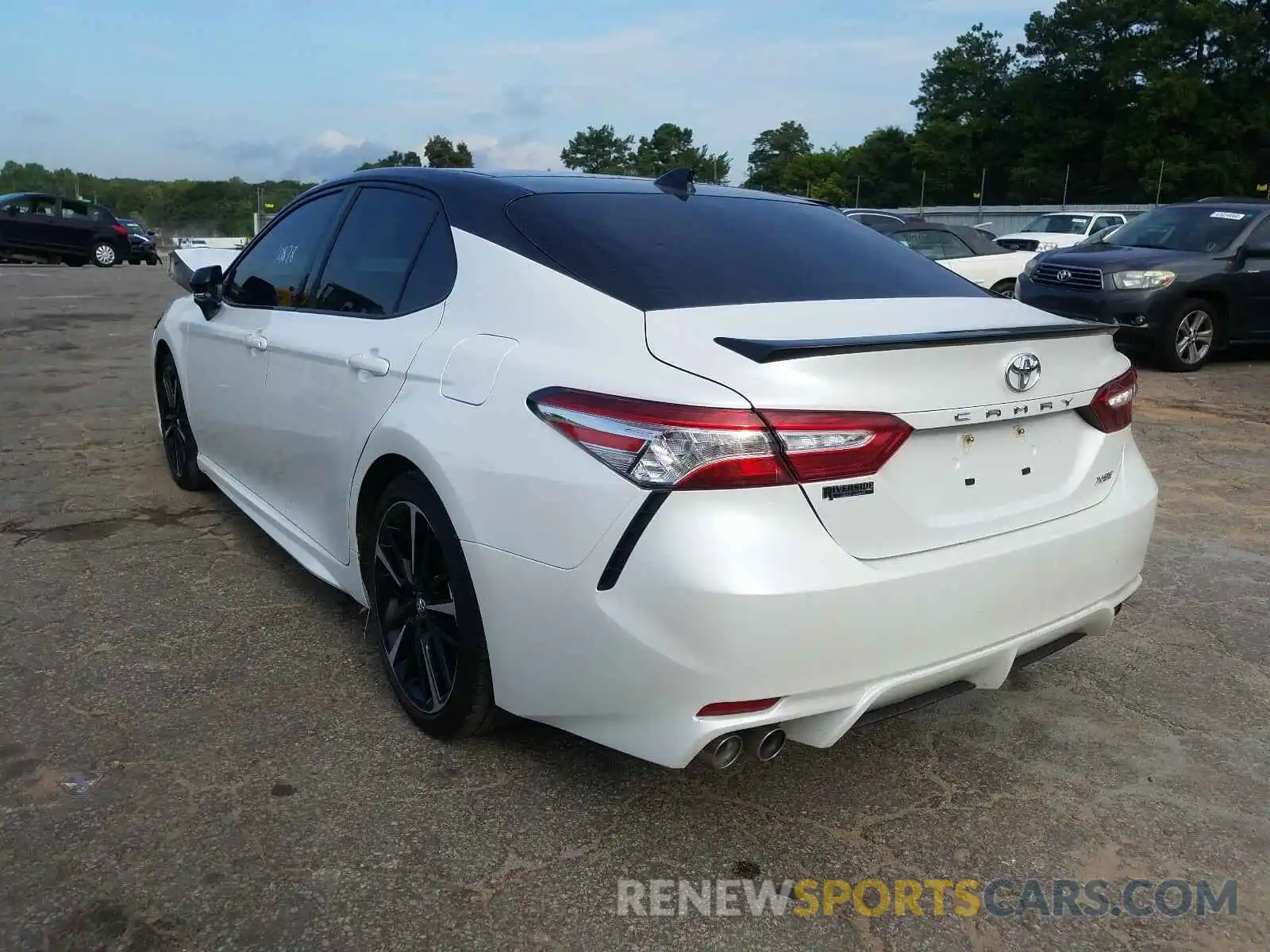 3 Photograph of a damaged car 4T1K61AK2LU320555 TOYOTA CAMRY 2020