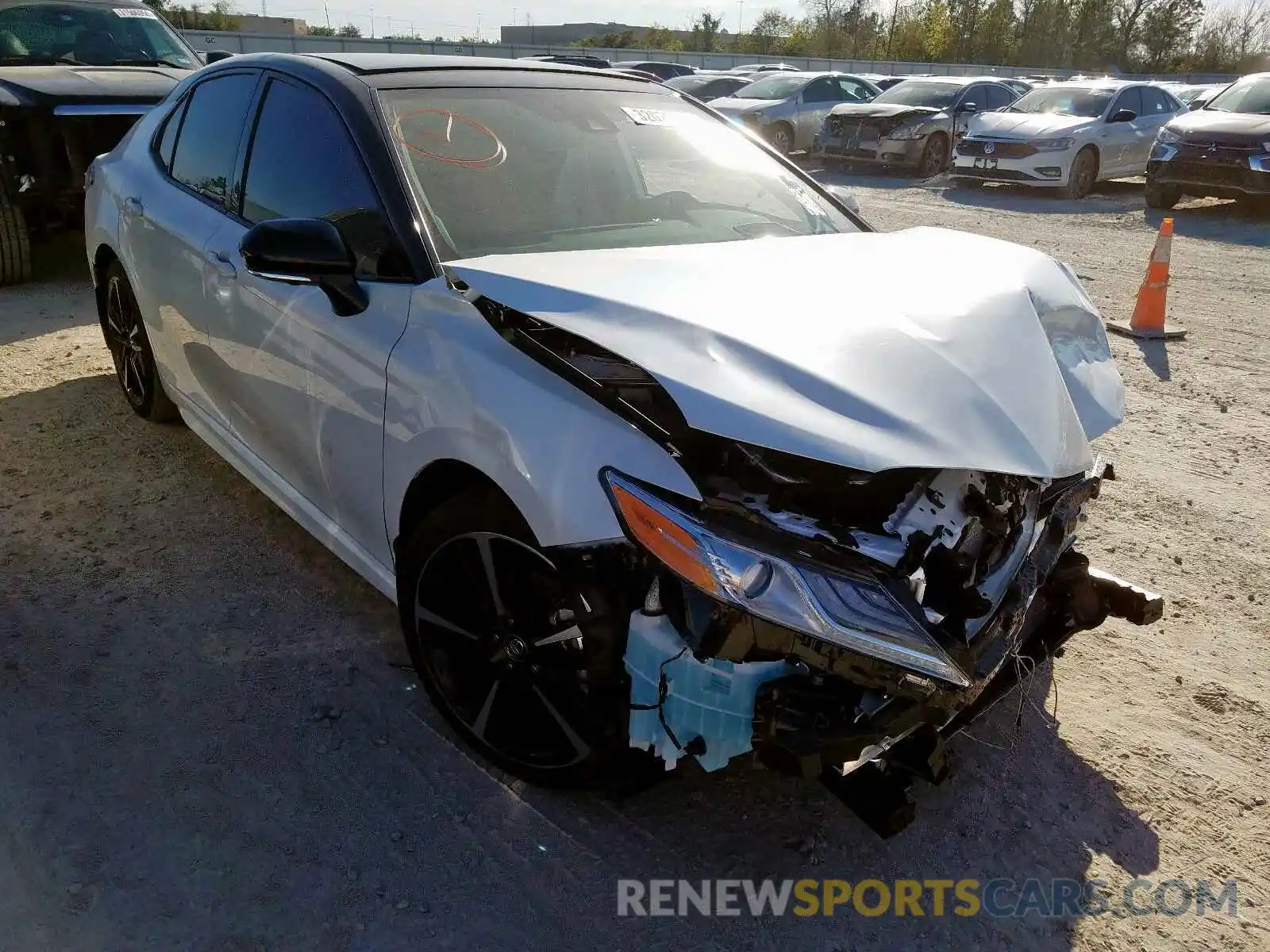 1 Photograph of a damaged car 4T1K61AK2LU320880 TOYOTA CAMRY 2020