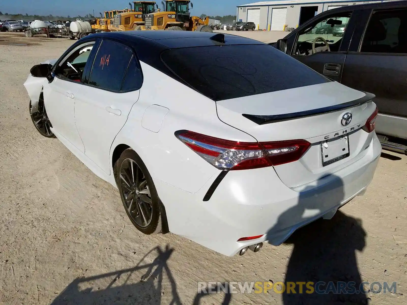 3 Photograph of a damaged car 4T1K61AK2LU320880 TOYOTA CAMRY 2020