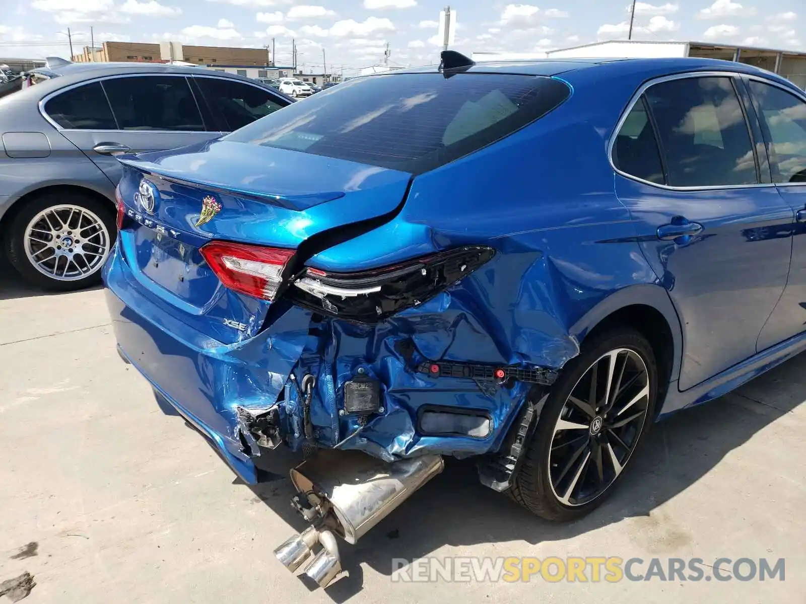 9 Photograph of a damaged car 4T1K61AK2LU331667 TOYOTA CAMRY 2020