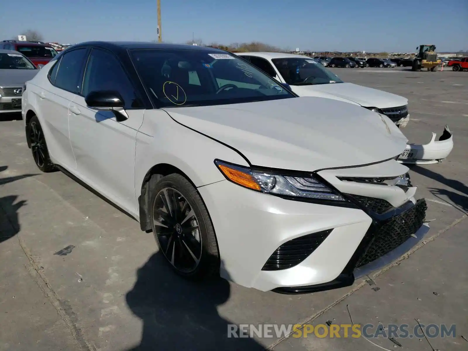 1 Photograph of a damaged car 4T1K61AK2LU332320 TOYOTA CAMRY 2020