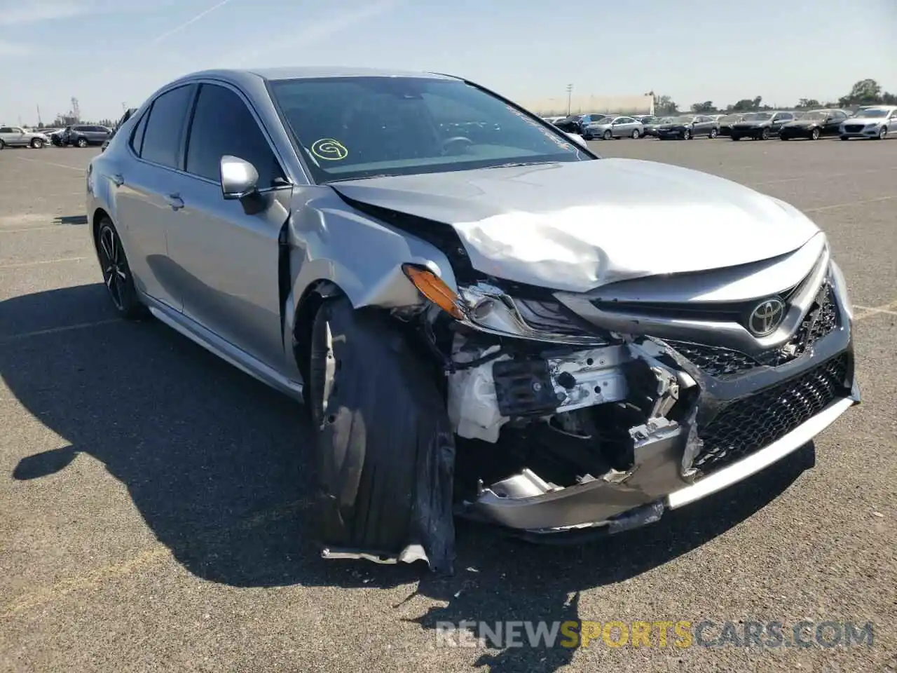 1 Photograph of a damaged car 4T1K61AK2LU352776 TOYOTA CAMRY 2020