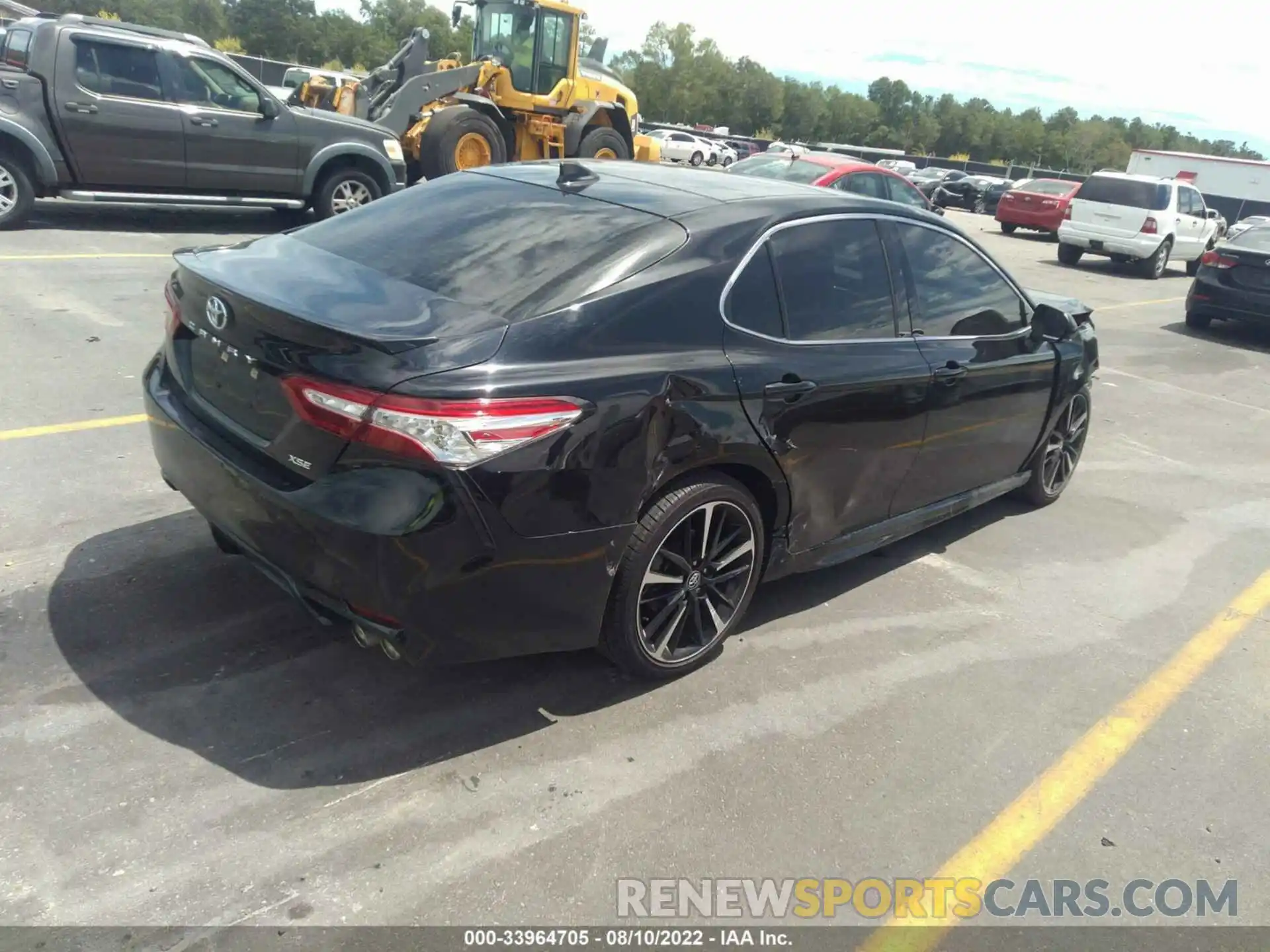 4 Photograph of a damaged car 4T1K61AK2LU353247 TOYOTA CAMRY 2020