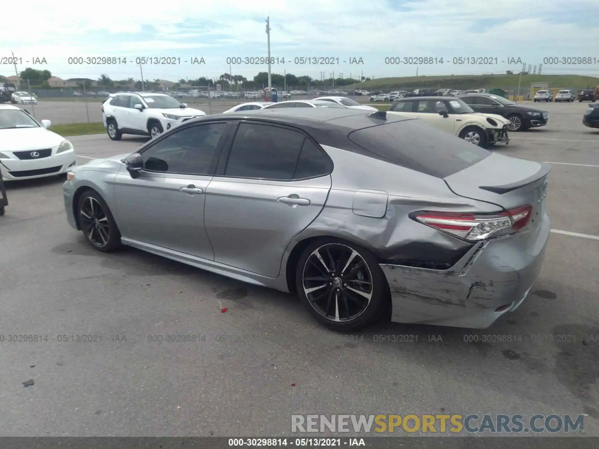 3 Photograph of a damaged car 4T1K61AK2LU368119 TOYOTA CAMRY 2020