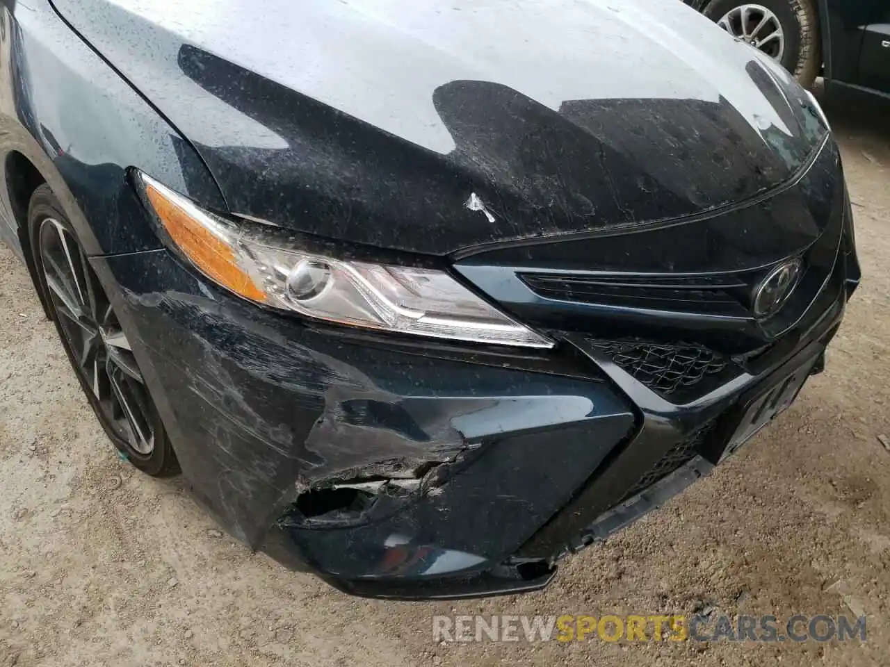 9 Photograph of a damaged car 4T1K61AK2LU370193 TOYOTA CAMRY 2020