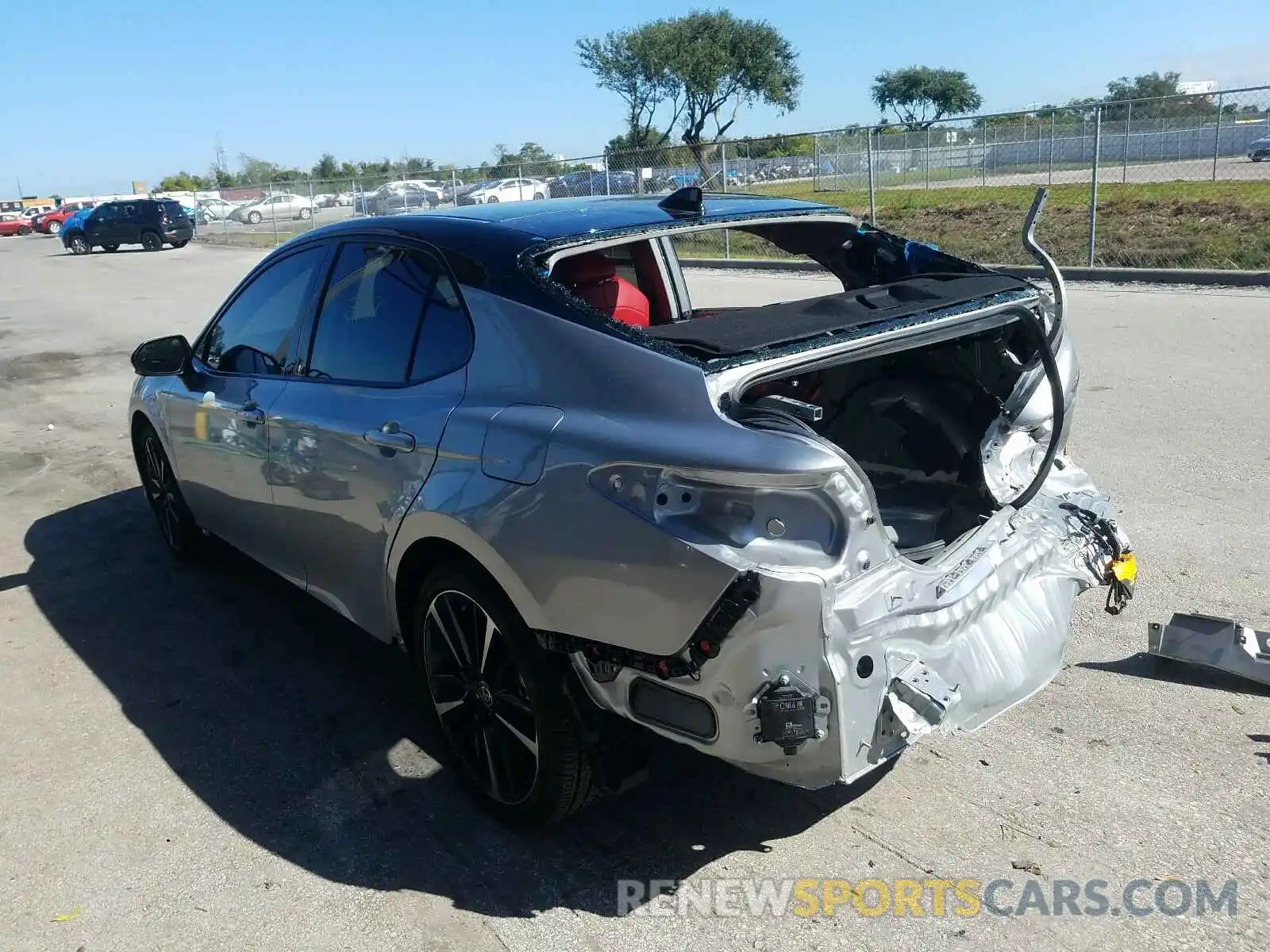 3 Photograph of a damaged car 4T1K61AK2LU373076 TOYOTA CAMRY 2020