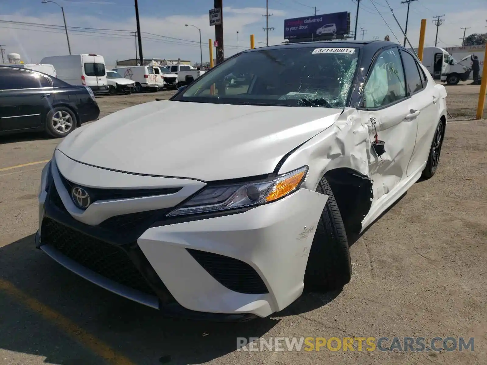 2 Photograph of a damaged car 4T1K61AK2LU374552 TOYOTA CAMRY 2020