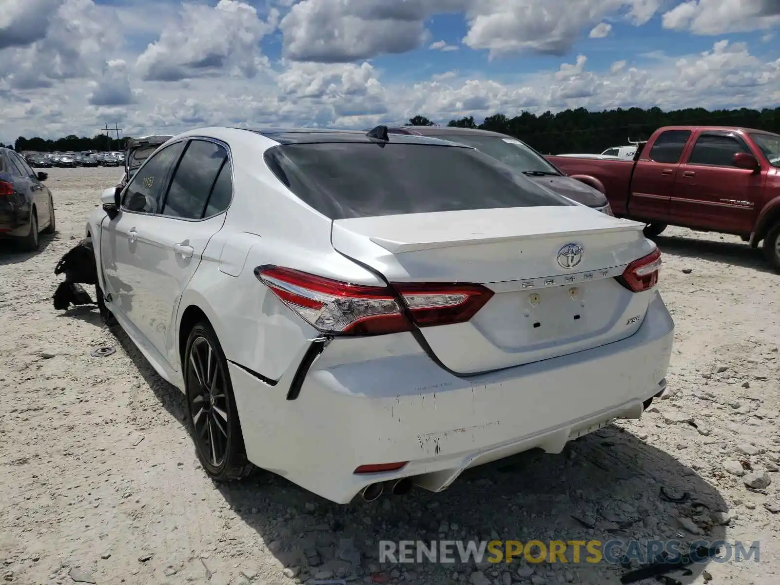 3 Photograph of a damaged car 4T1K61AK2LU384417 TOYOTA CAMRY 2020